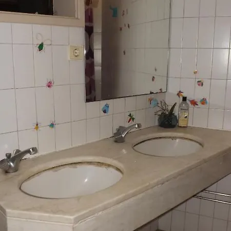 City Drops Hostel Aparthotel